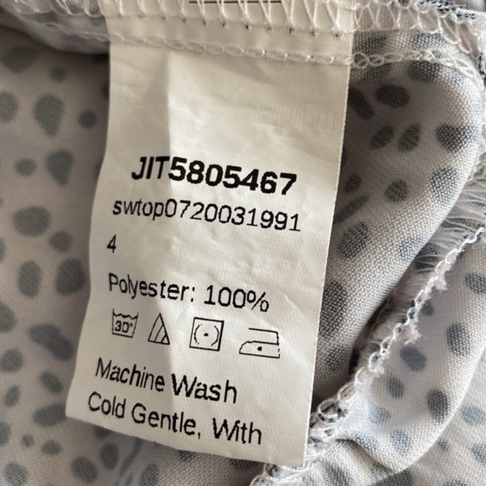 SHEIN V-cay Tie Front Ruffle Hem Top - Picture 6 of 6